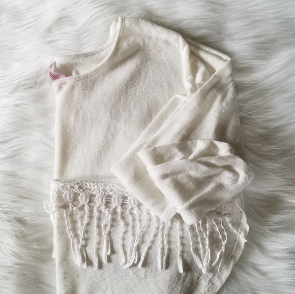 White Top w/Fray Detail - Picture 1 of 6